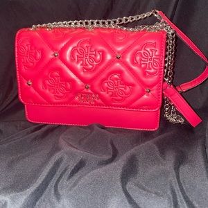 Chain shoulder bag